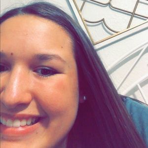 Meet your Posher, Layna